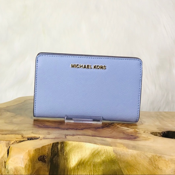 Michael Kors Handbags - Michael Kors Jet Set Travel Slim Bifold Wallet